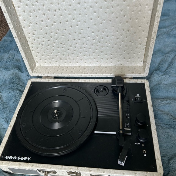 Crosley Black and White Record Player - Picture 1 of 6